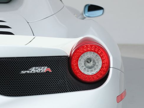 Certified 2015 Ferrari 458 Speciale A image 25
