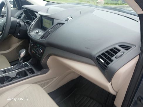 Used 2019 Ford Escape SE FWD image 18