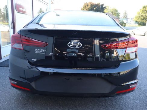 Used 2020 Hyundai Elantra SE FWD image 3