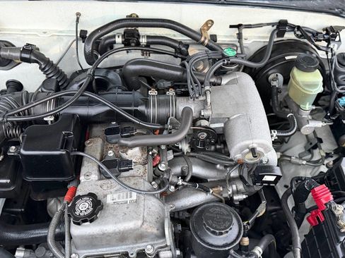 Used 2000 Toyota Tacoma 4x4 Xtracab image 97