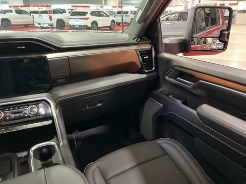 Used 2024 GMC Sierra 2500 Denali w/ Denali Reserve Package image 17