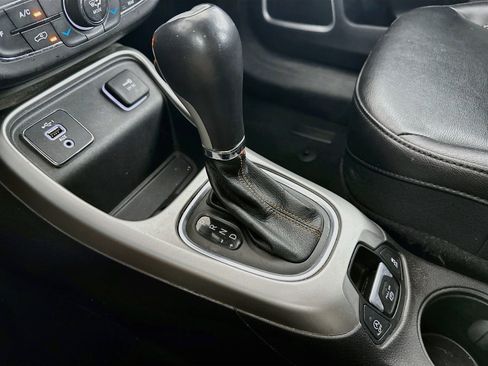 Used 2020 Jeep Compass Latitude FWD image 24