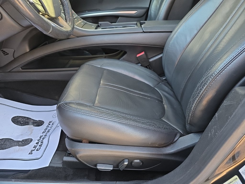 Used 2014 Lincoln MKZ AWD image 15