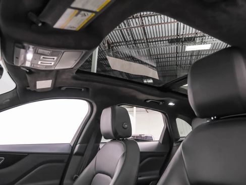 Used 2019 Jaguar F-PACE Premium image 22