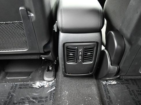 Used 2024 Dodge Durango SXT w/ 3rd Row Seating Group image 26