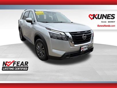 Used 2024 Nissan Pathfinder SV