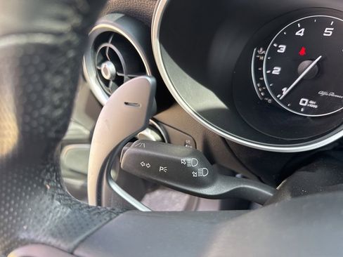 Used 2022 Alfa Romeo Stelvio Veloce AWD/4WD image 38