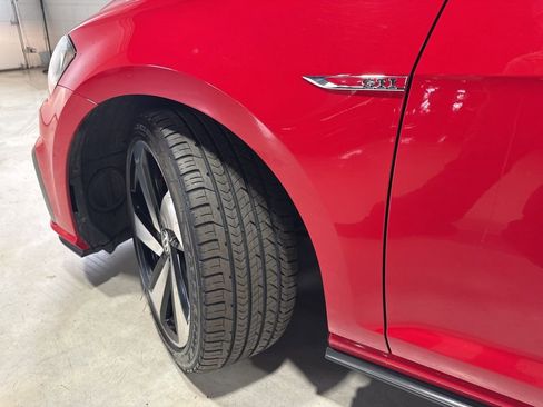 Used 2021 Volkswagen Golf 4-Door image 3