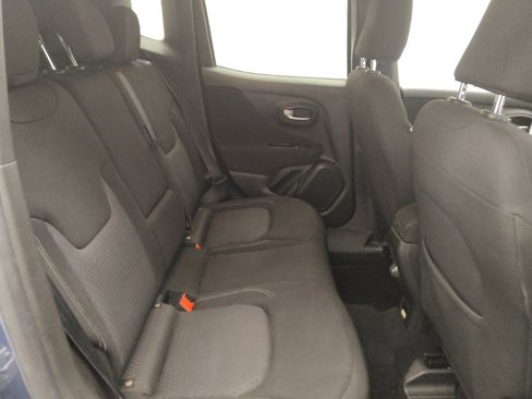 Used 2021 Jeep Renegade Latitude AWD/4WD image 19