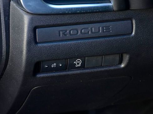 Used 2023 Nissan Rogue S image 26
