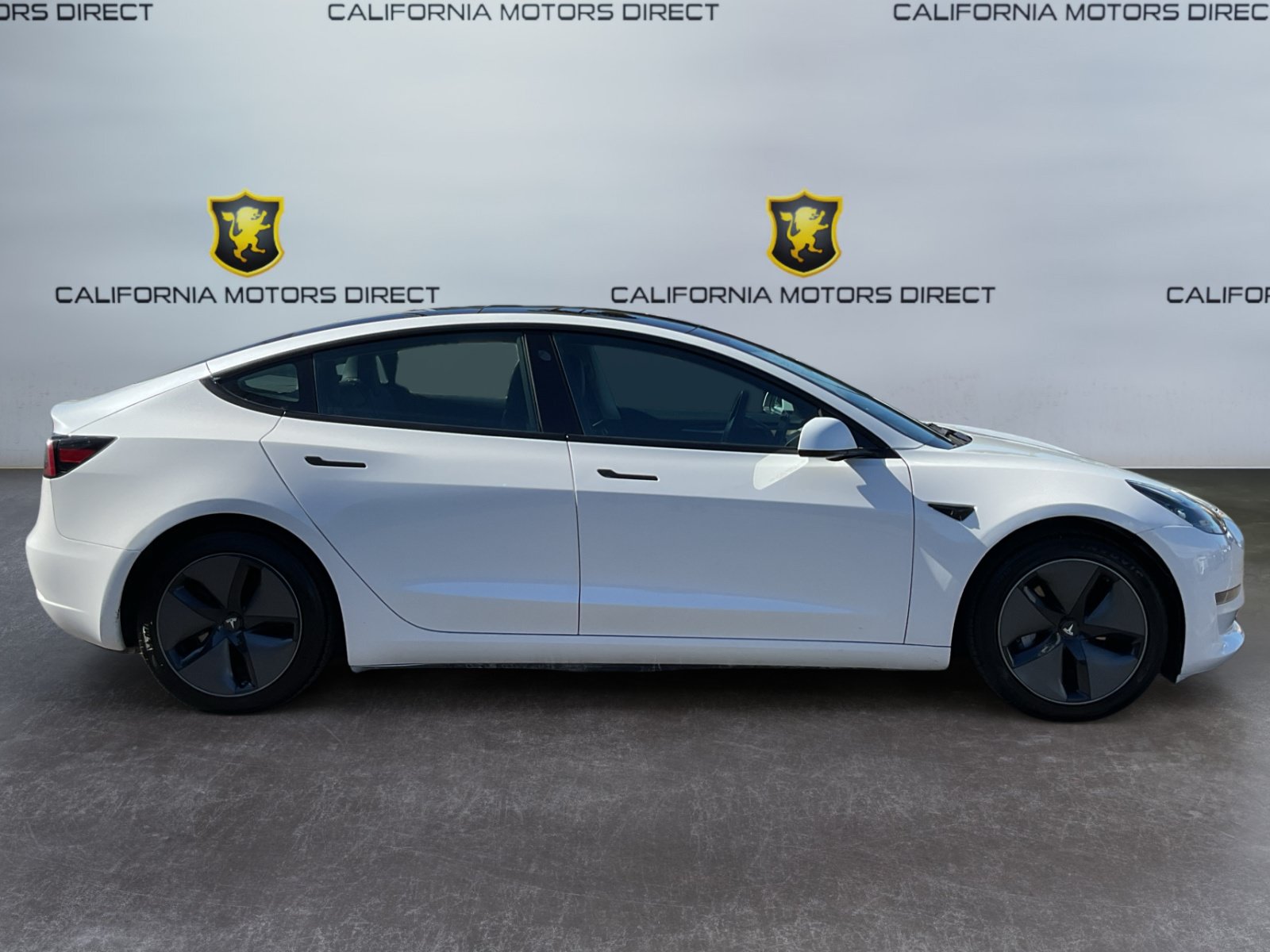 Used 2023 Tesla Model 3 Standard Range RWD image 4