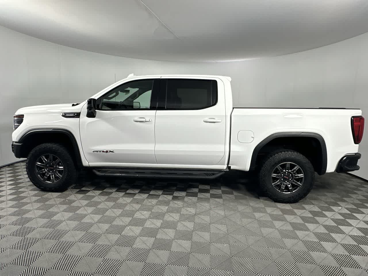 Used 2025 GMC Sierra 1500 AT4X AWD/4WD image 24