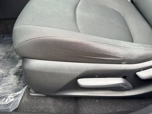 Used 2021 Toyota RAV4 LE AWD/4WD image 13