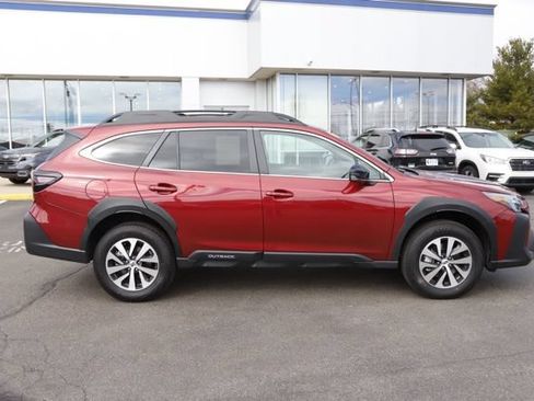 Certified 2025 Subaru Outback Premium w/ Popular Package #1A AWD/4WD image 2