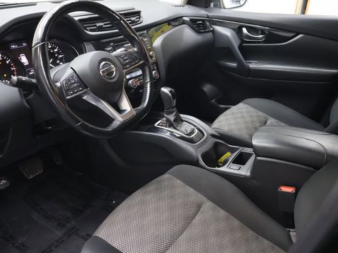 Used 2021 Nissan Rogue Sport SV AWD/4WD image 16