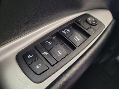 Used 2020 Dodge Journey SE w/ SE Popular Equipment Group FWD image 27