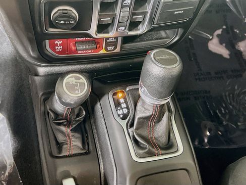Used 2023 Jeep Gladiator Rubicon w/ LED Lighting Group AWD/4WD image 17