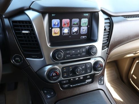 Used 2017 Chevrolet Suburban Premier image 28