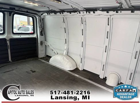 Used 2015 Chevrolet Express 2500 image 15