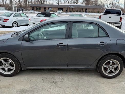 Used 2010 Toyota Corolla XLE image 2