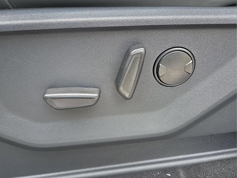 New 2025 Ford Expedition Active image 17