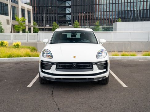 Certified 2023 Porsche Macan Turbo AWD/4WD image 6