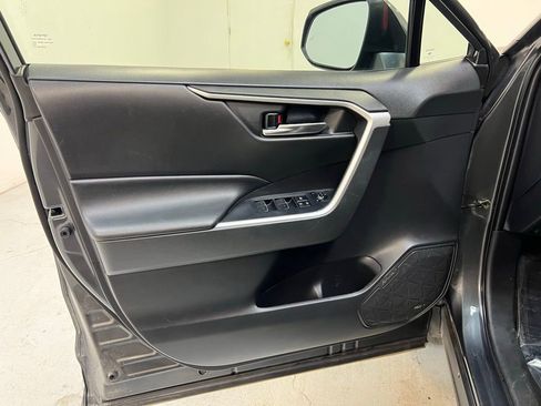 Used 2022 Toyota RAV4 XLE image 14