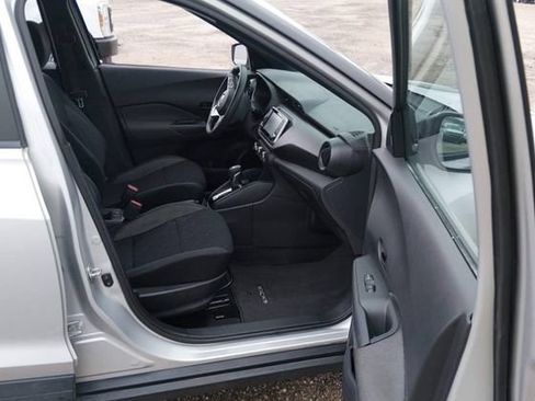 Used 2020 Nissan Kicks S FWD image 4