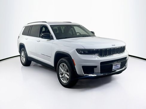 Used 2023 Jeep Grand Cherokee L Laredo image 3