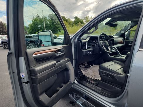 Certified 2024 GMC Sierra 2500 Denali w/ Denali Reserve Package image 10