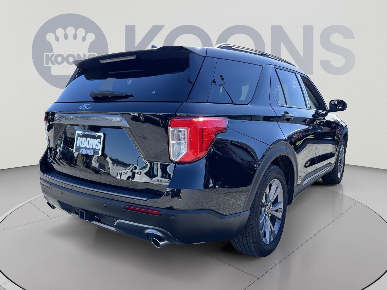 Used 2024 Ford Explorer XLT w/ Equipment Group 202A RWD image 16