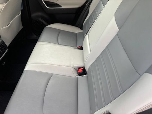 Used 2019 Toyota RAV4 XLE Premium FWD image 24