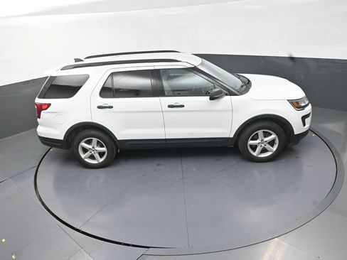Used 2018 Ford Explorer 4WD w/ Class II Trailer Tow Package image 22