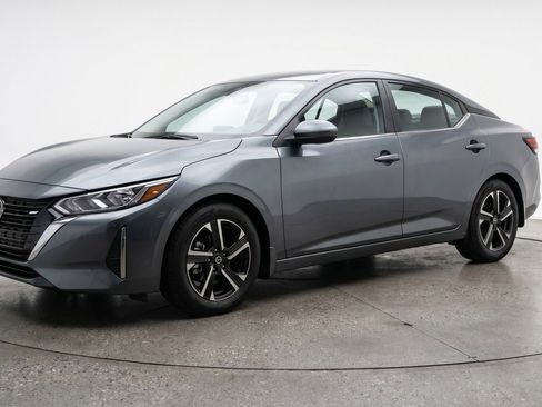 Used 2025 Nissan Sentra SV FWD image 3