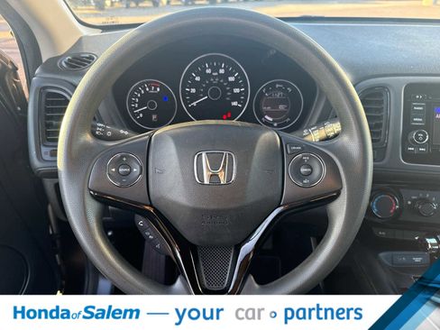 Used 2022 Honda HR-V LX image 15