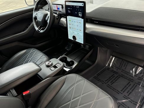 Certified 2022 Ford Mustang Mach-E Select image 16