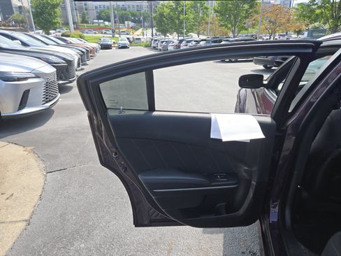 Used 2022 Dodge Charger Scat Pack RWD image 30