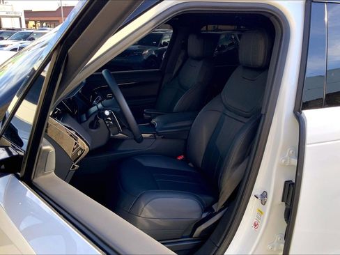 Used 2025 Land Rover Range Rover Sport Dynamic SE image 8