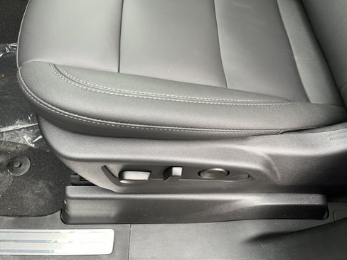 New 2026 Chevrolet Silverado 1500 RST w/ Redline Edition AWD/4WD image 12