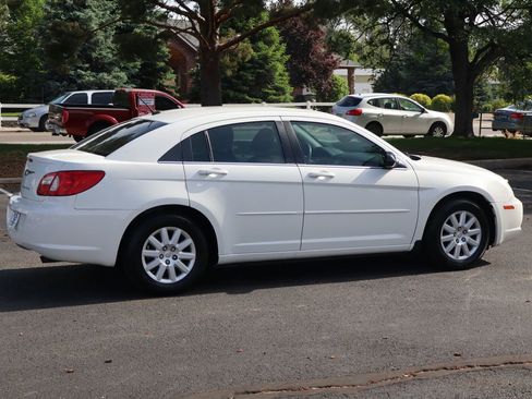 Used 2008 Chrysler Sebring LX FWD image 4