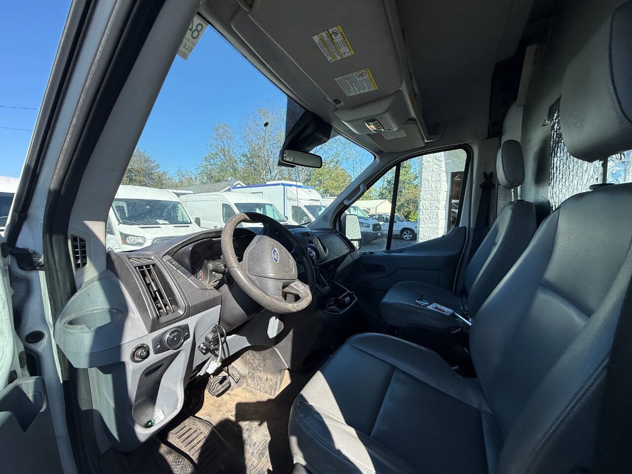 Used 2016 Ford Transit 250 148 Medium Roof RWD image 5