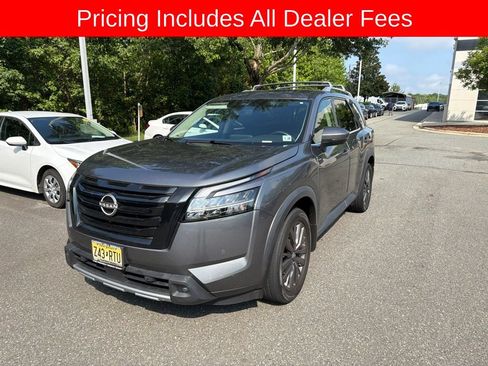 Used 2023 Nissan Pathfinder SL w/ SL Premium Package AWD/4WD image 2