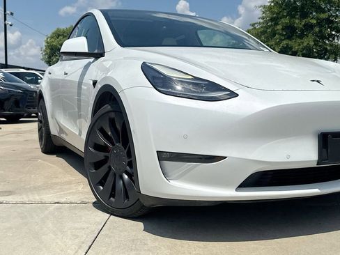Used 2021 Tesla Model Y Performance AWD/4WD image 8
