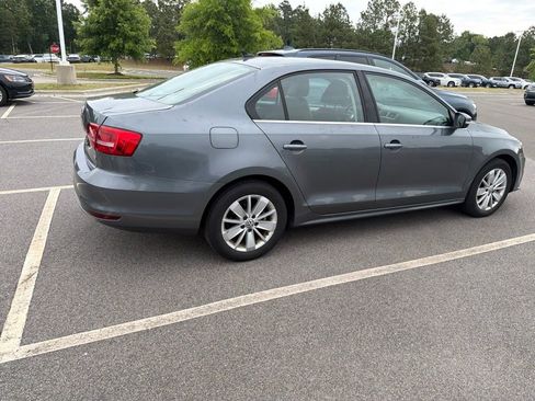 Used 2015 Volkswagen Jetta SE FWD image 11