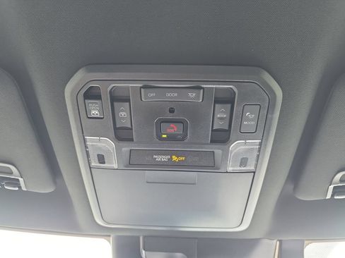 Used 2024 Toyota Tundra Platinum RWD image 28