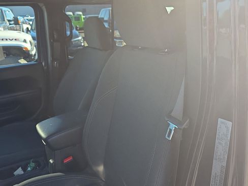 Used 2025 Jeep Wrangler Sport S image 25