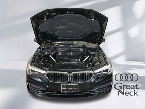 Used 2019 BMW 530i xDrive w/ Convenience Package AWD/4WD image 16