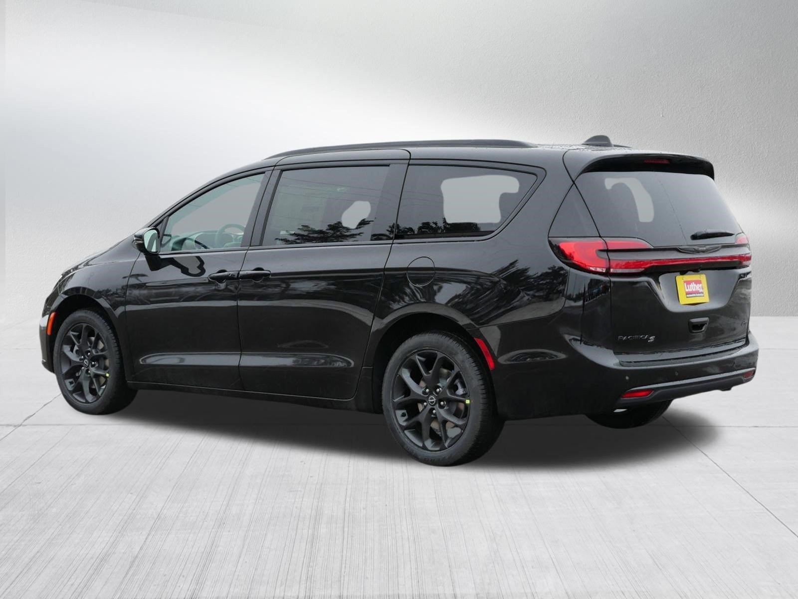 New 2026 Chrysler Pacifica Select AWD/4WD image 5