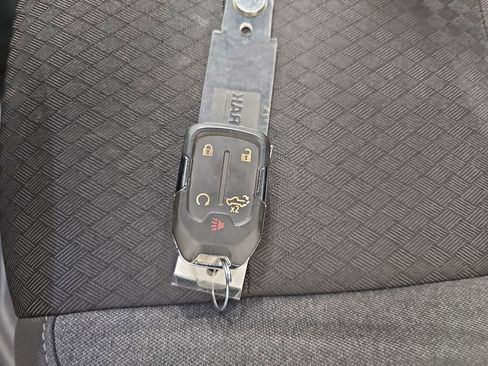 Used 2021 Chevrolet Silverado 1500 LT image 39