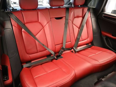Used 2025 Porsche Macan AWD/4WD image 25